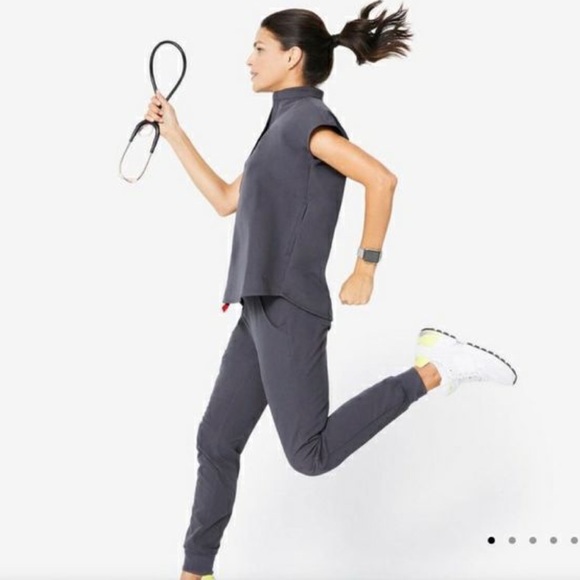 Charcoal Figs Scrubs Women PS Top & XS Joggers - Picture 2 of 8